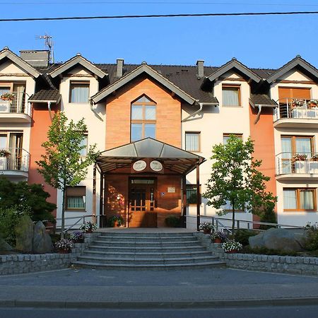 Hotel Linder Malnia エクステリア 写真