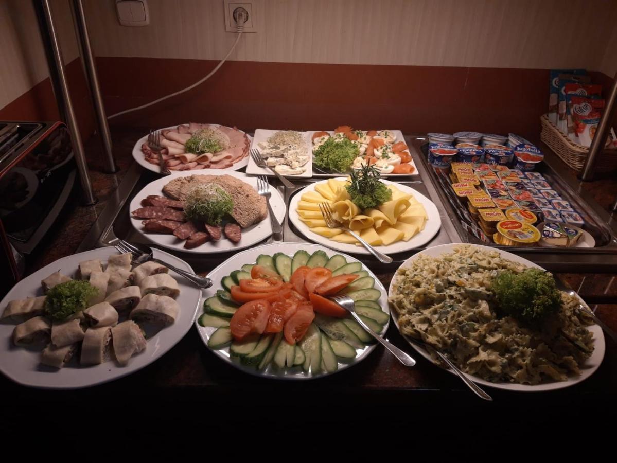 Hotel Linder Malnia エクステリア 写真